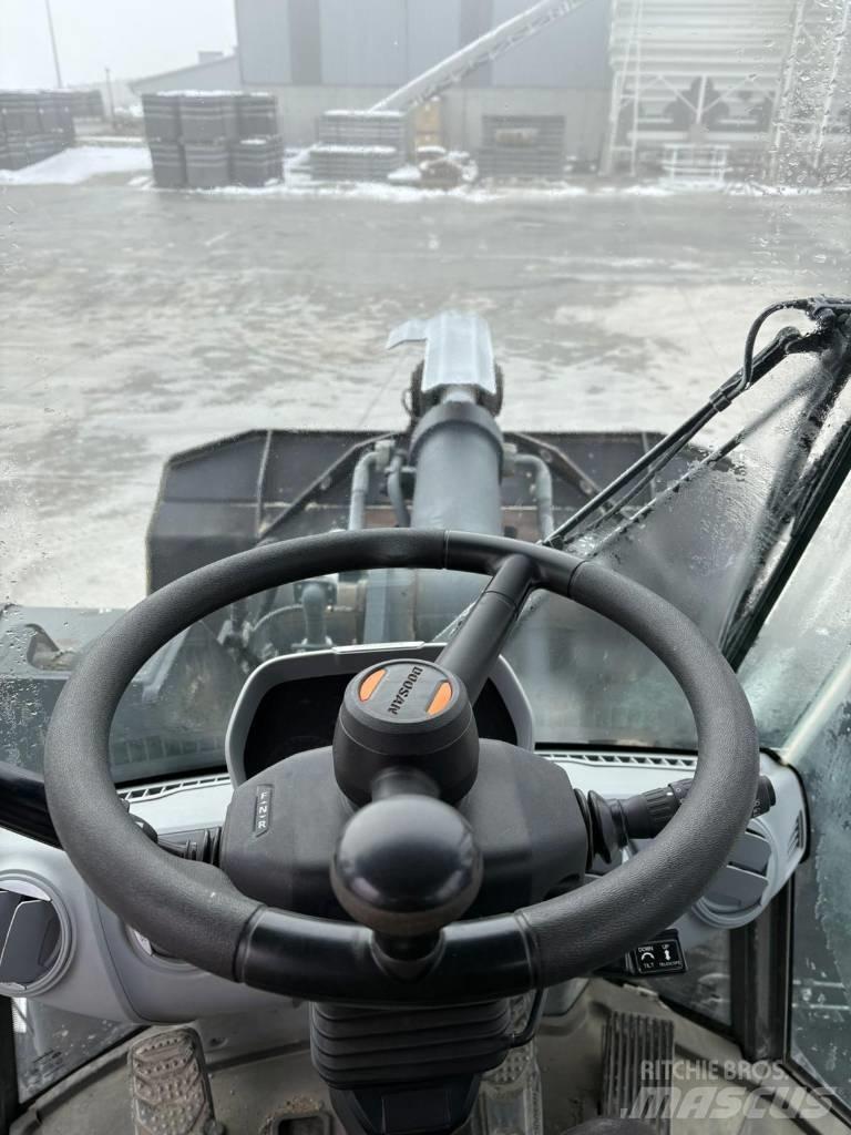 Doosan DL 320-7 Pás carregadoras de rodas