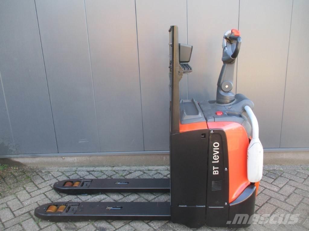 Toyota LPE 200 Porta-paletes com plataforma