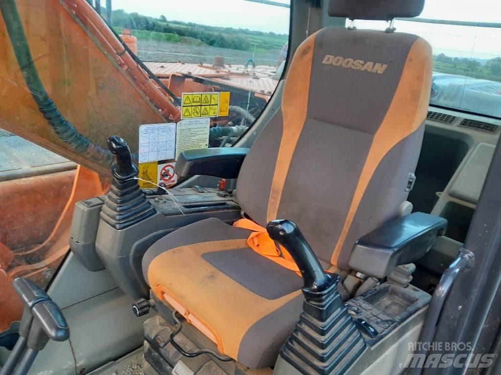 Doosan DX 225 Escavadoras de rastos