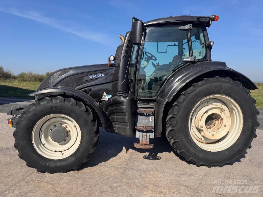 Valtra T 174 Tratores Agrícolas usados