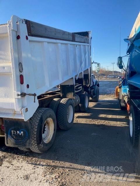 Mack GU813 Camiões basculantes