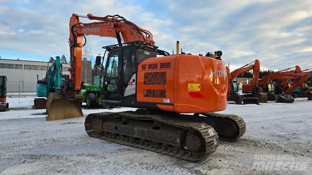 Hitachi ZX225USRLC-6 Escavadoras de rastos