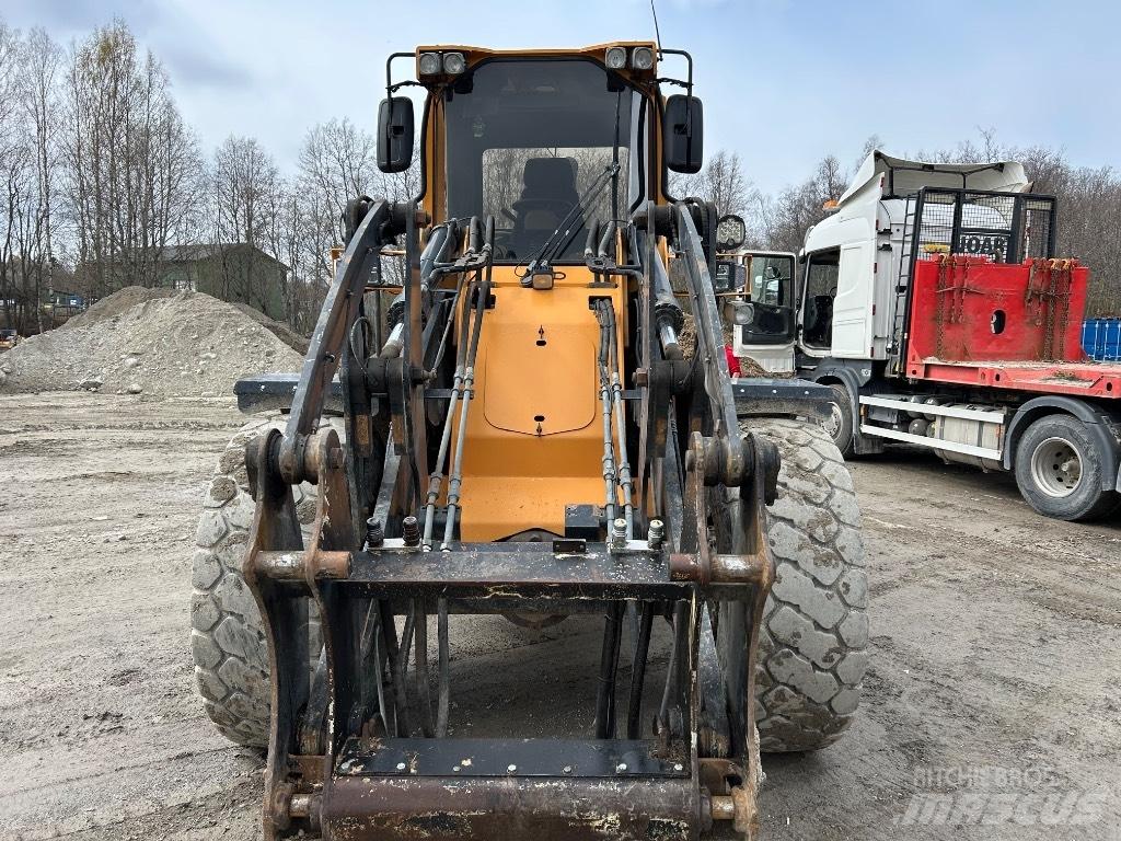 Ljungby L 15 Pás carregadoras de rodas