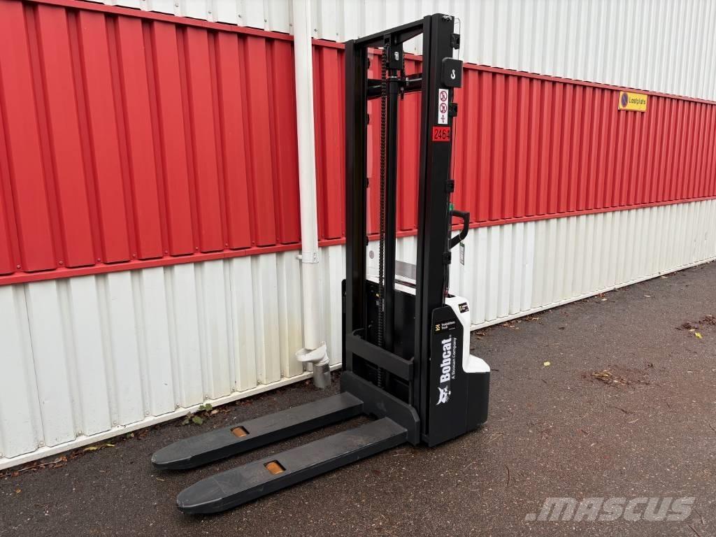 Bobcat LSM 12 N Empilhador para operador externo