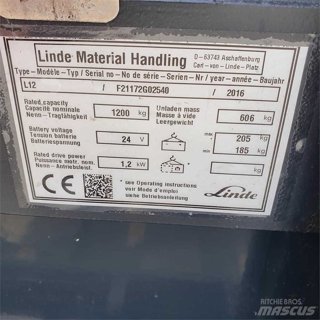 Linde L12 Empilhador para operador externo