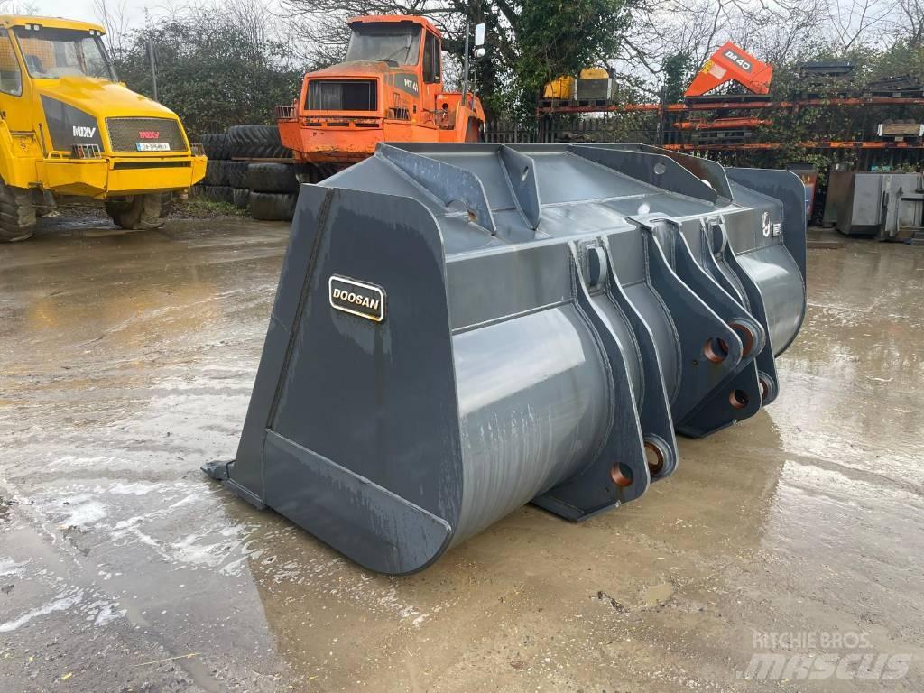Doosan DL 420-3 Baldes