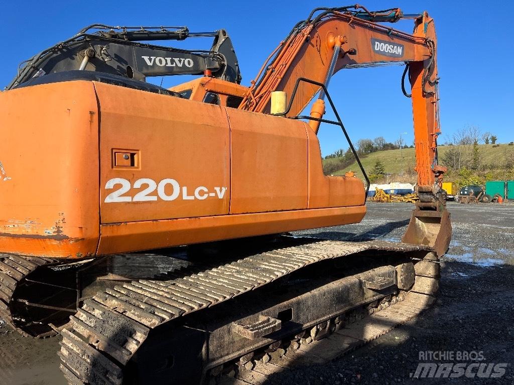 Doosan DX 220 Escavadoras de rastos