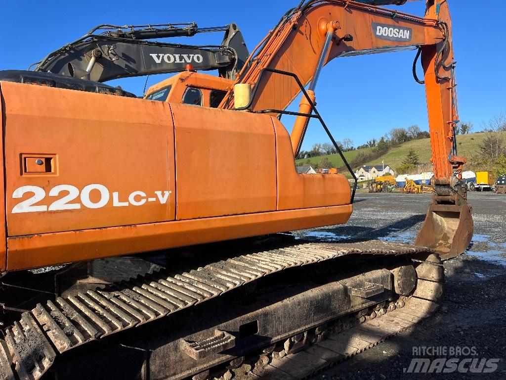 Doosan DX 220 Escavadoras de rastos