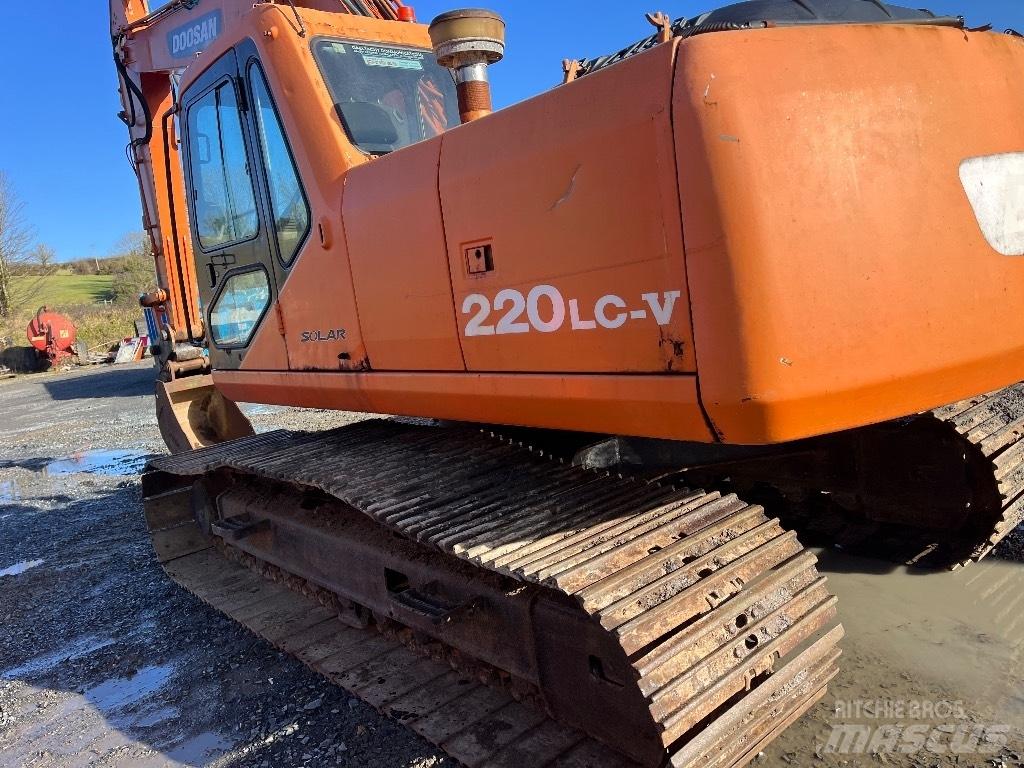Doosan DX 220 Escavadoras de rastos