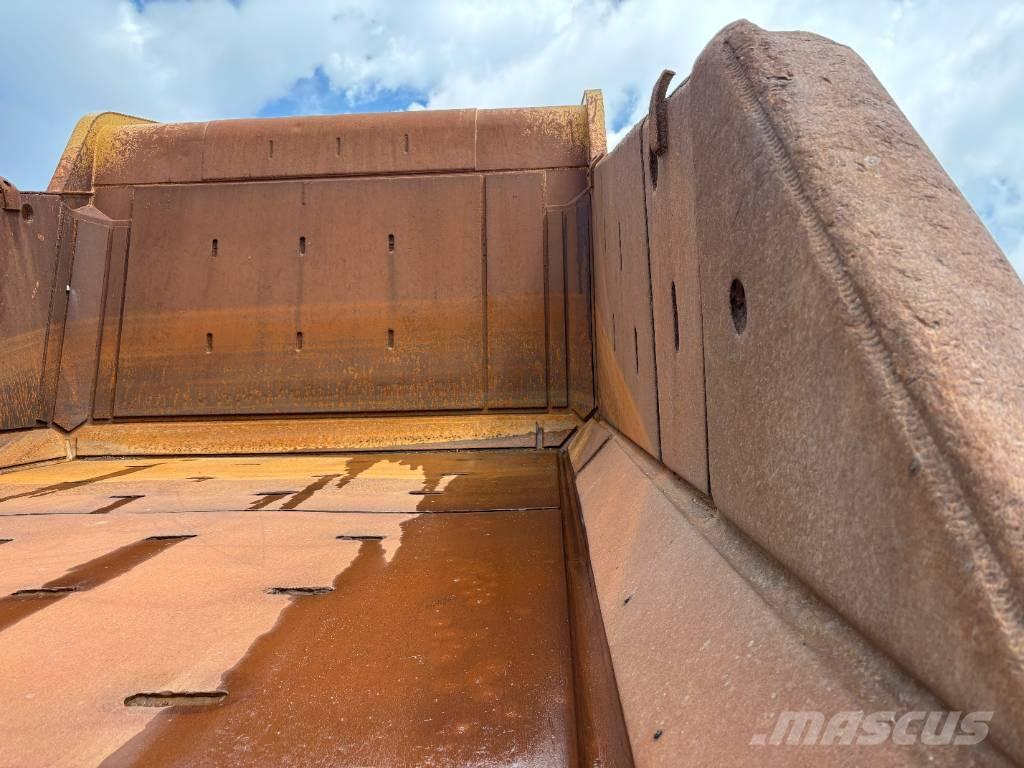CAT 772G Camiőes dumper basculantes rígidos