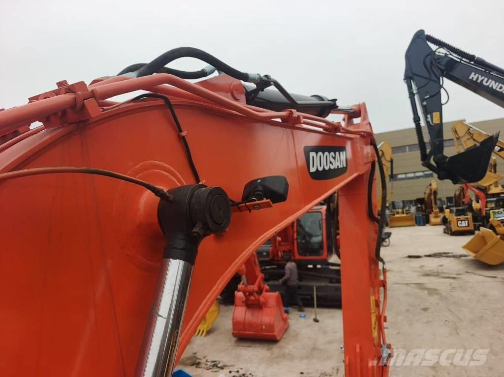 Doosan DX 140 Escavadoras de rastos
