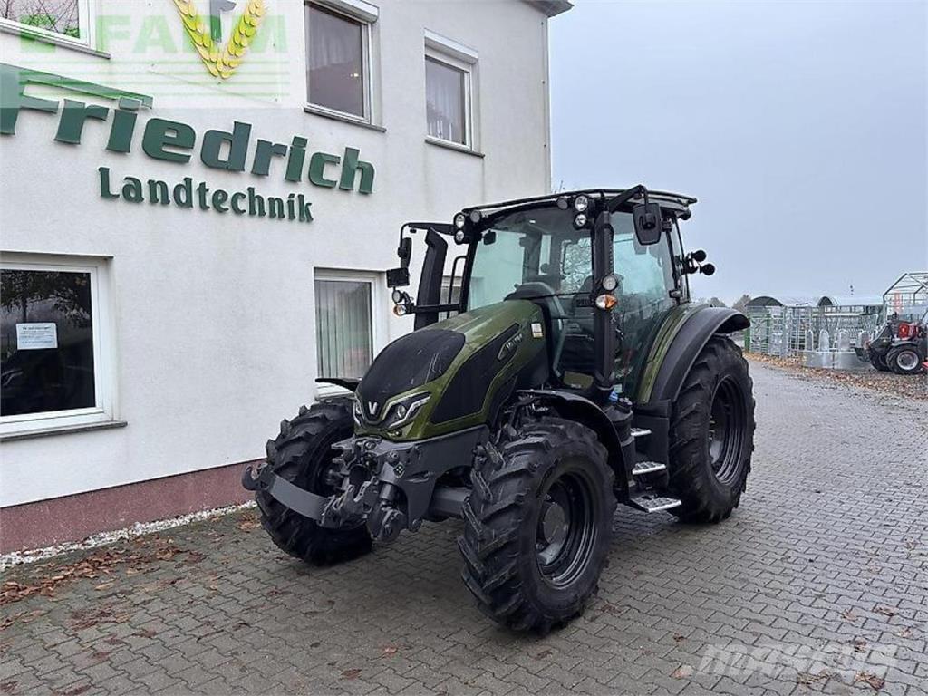 Valtra g135a Tratores Agrícolas usados