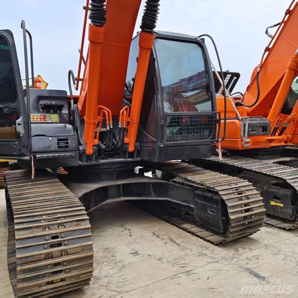 Hitachi ZX 210 Escavadoras de rastos