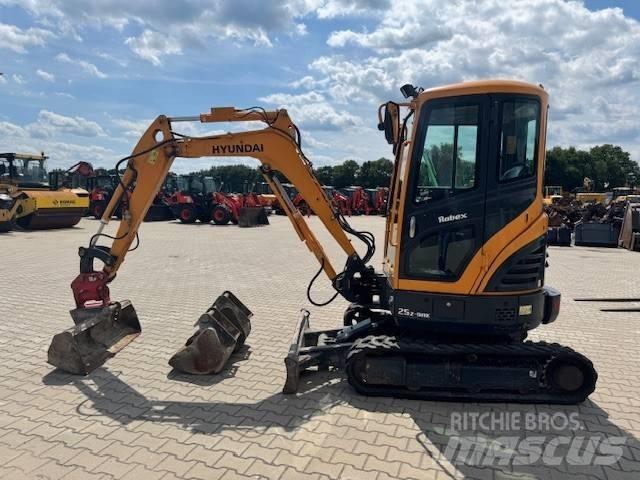 Hyundai R25Z-9 AK Mini Escavadoras <7t