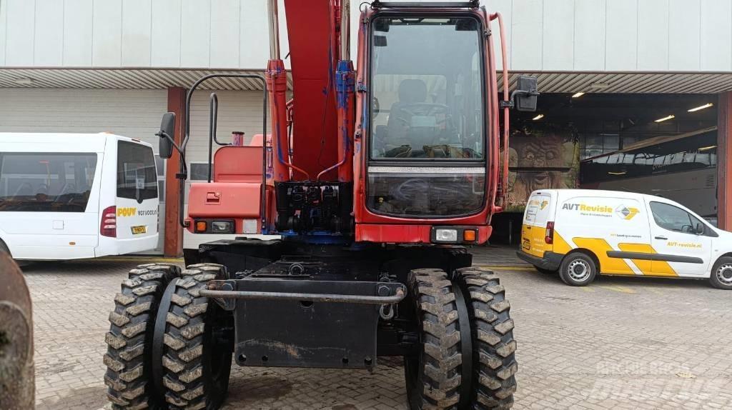 Fiat-Hitachi EX135W Escavadoras de rodas