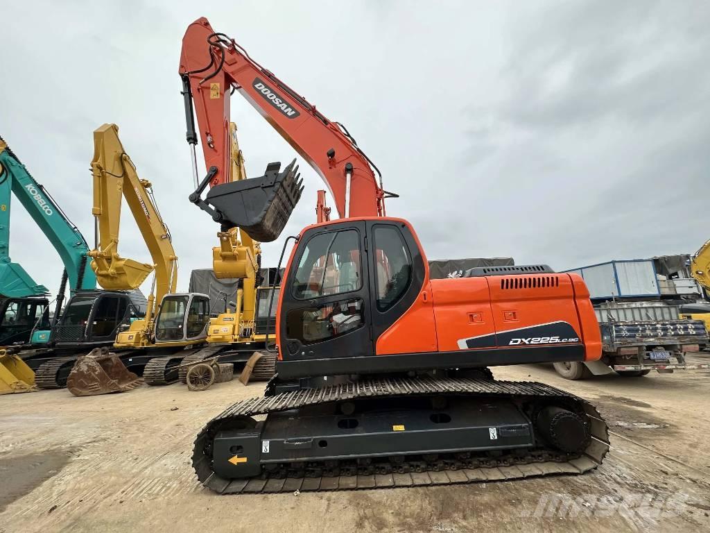 Doosan DX225LC-9C Escavadoras de rastos