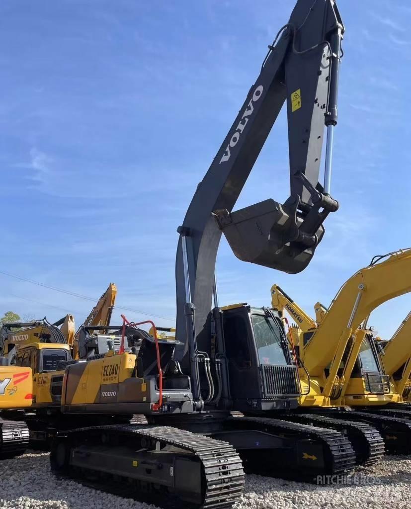Volvo 240 CLD Escavadoras de rastos