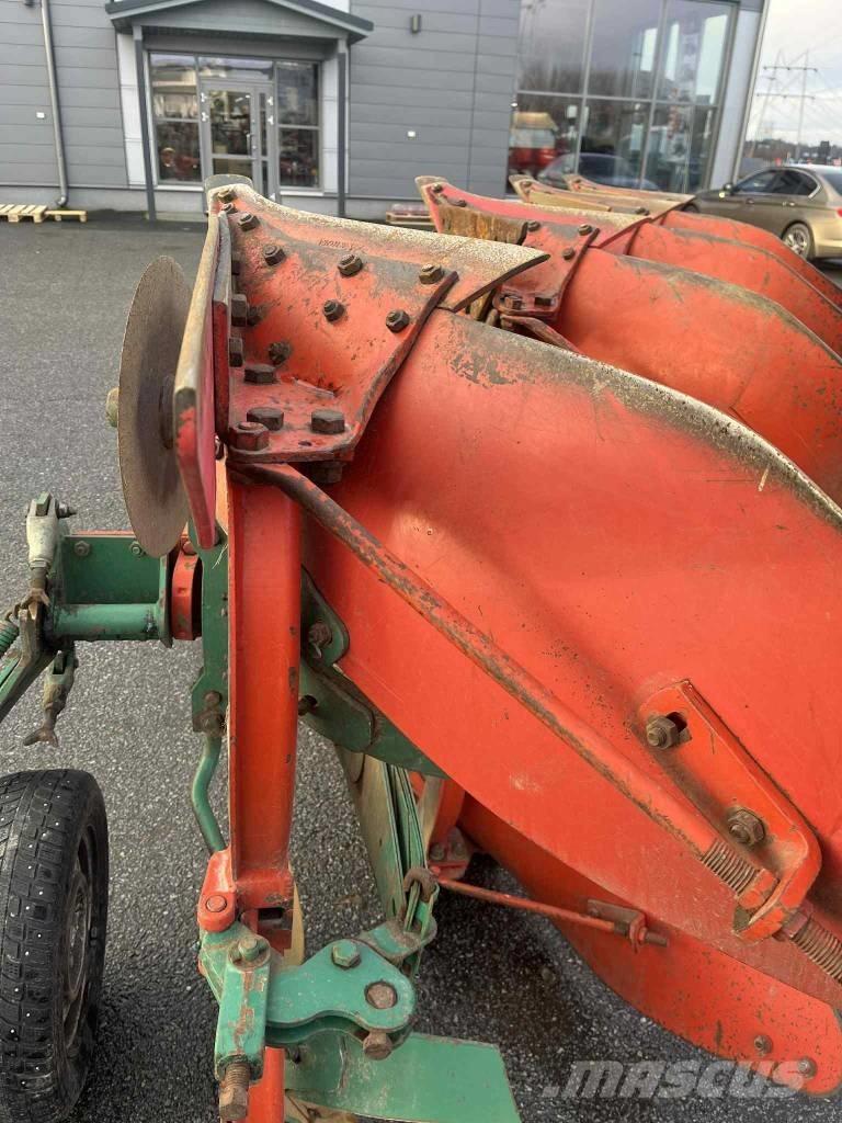 Kverneland E160-4-8 Charruas reversíveis