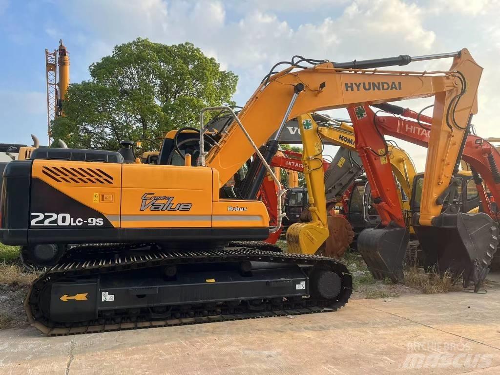 Hyundai R220LC-9S Escavadoras de rodas