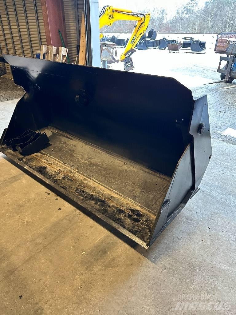 JCB 4i1 - Volvo skifte Baldes