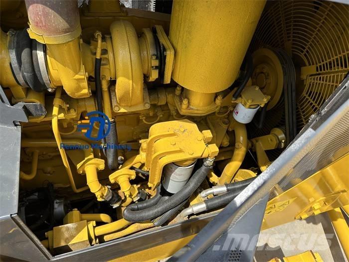 Shantui SD 32 Dozers - Tratores rastos