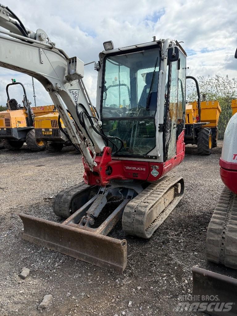 Takeuchi TB 230 Mini Escavadoras <7t