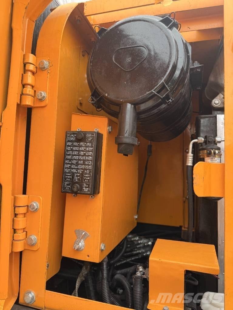 Hyundai HX 220 Escavadoras de rastos