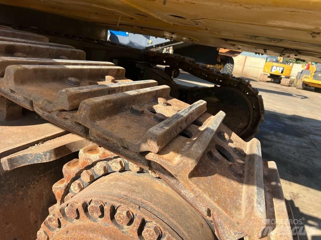 CAT 390 D Escavadoras de rastos