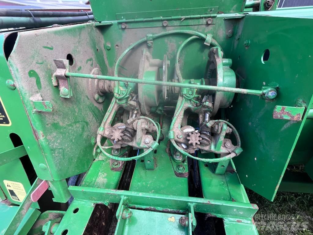 John Deere 359 Enfardadeira de fardos quadrados