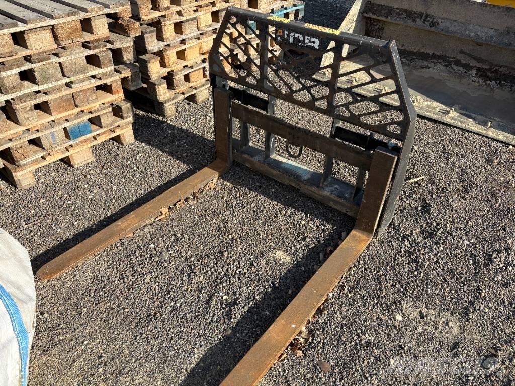 JCB 250 T4 Mini carregadoras