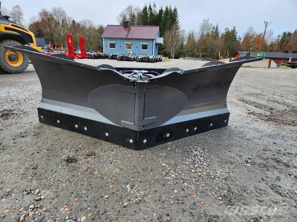 Pronar PUV 3000 M Lâminas de neve e arados