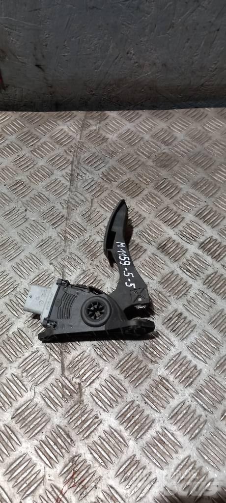 MAN TGX   81259708103 Cabines e interior