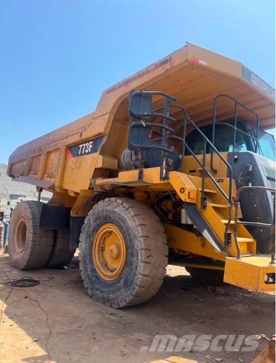 CAT 773 E Camiőes dumper basculantes rígidos