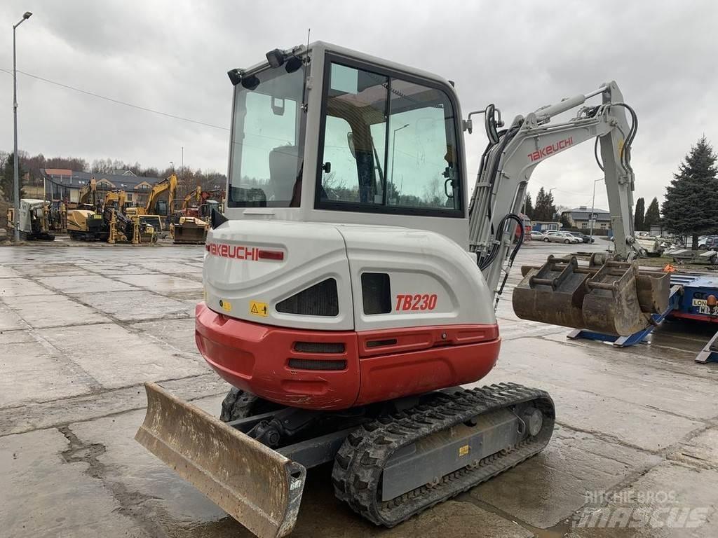 Takeuchi TB230 V3 Mini Escavadoras <7t