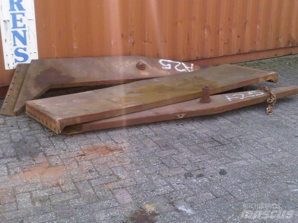 Volvo A25 tailgates Chassis e suspensões