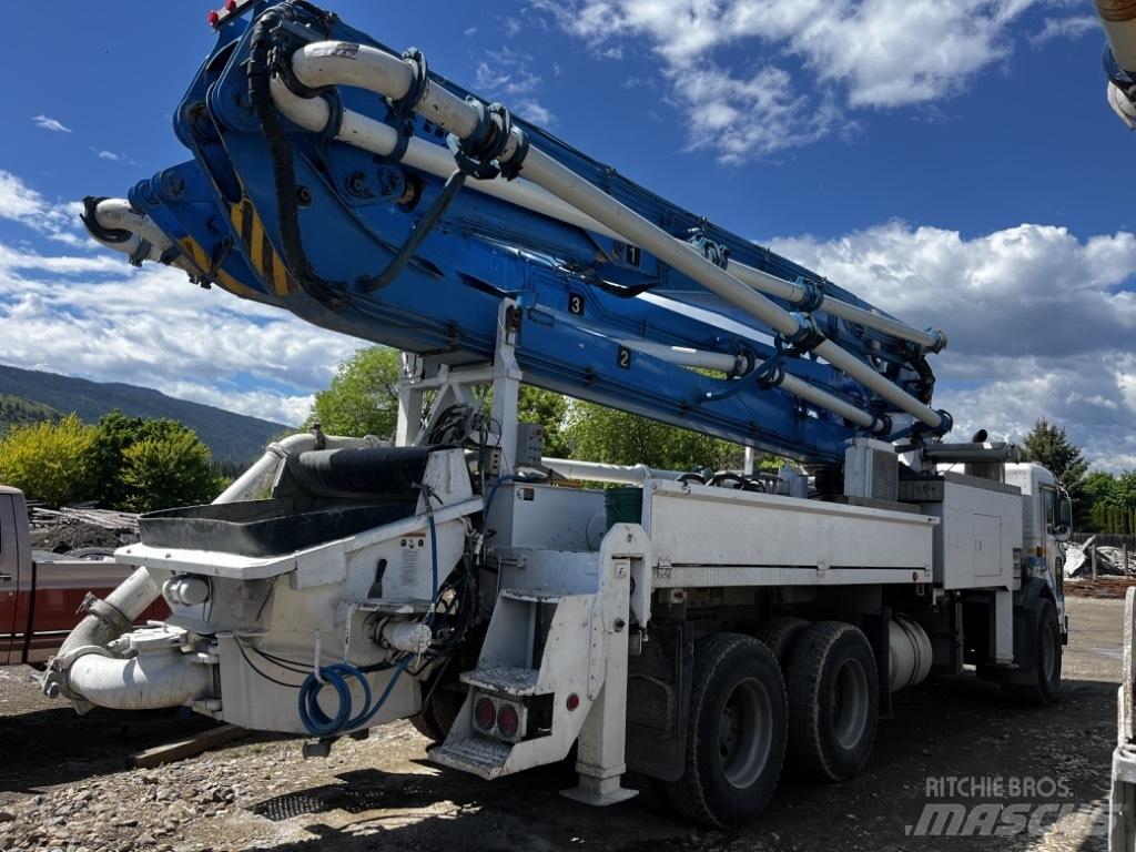 Alliance 33M Camiões bomba Betão