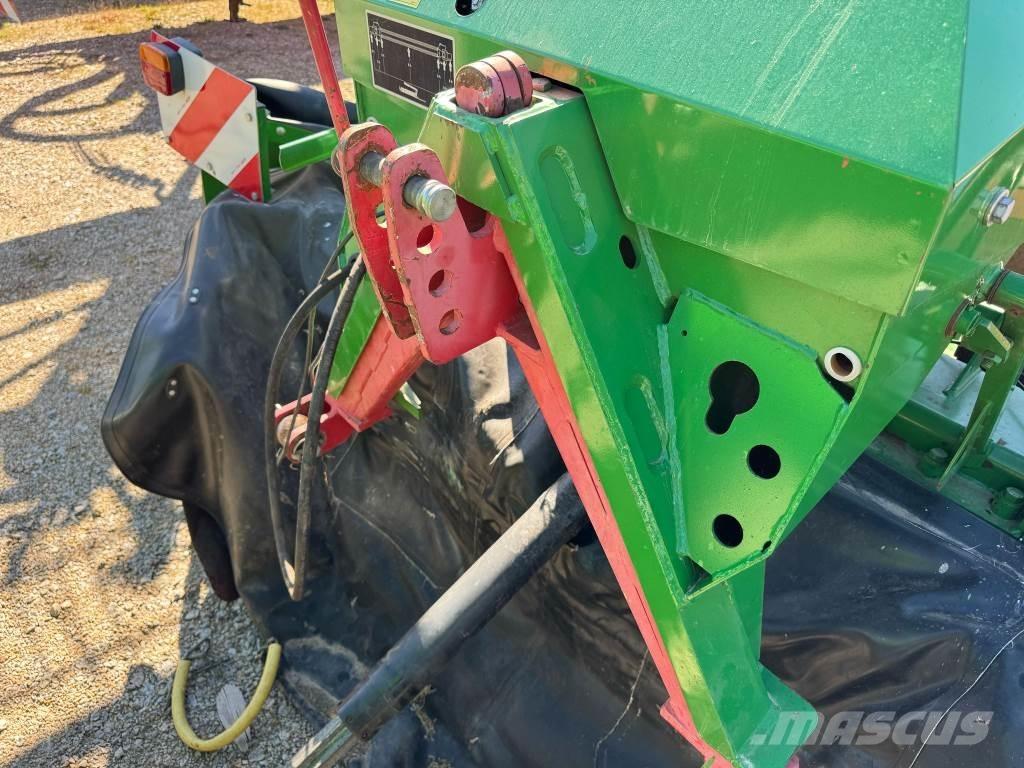 John Deere 131 Corta-Relvas montadas e arrastadas