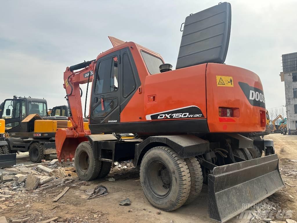 Doosan 150 Escavadoras de rodas