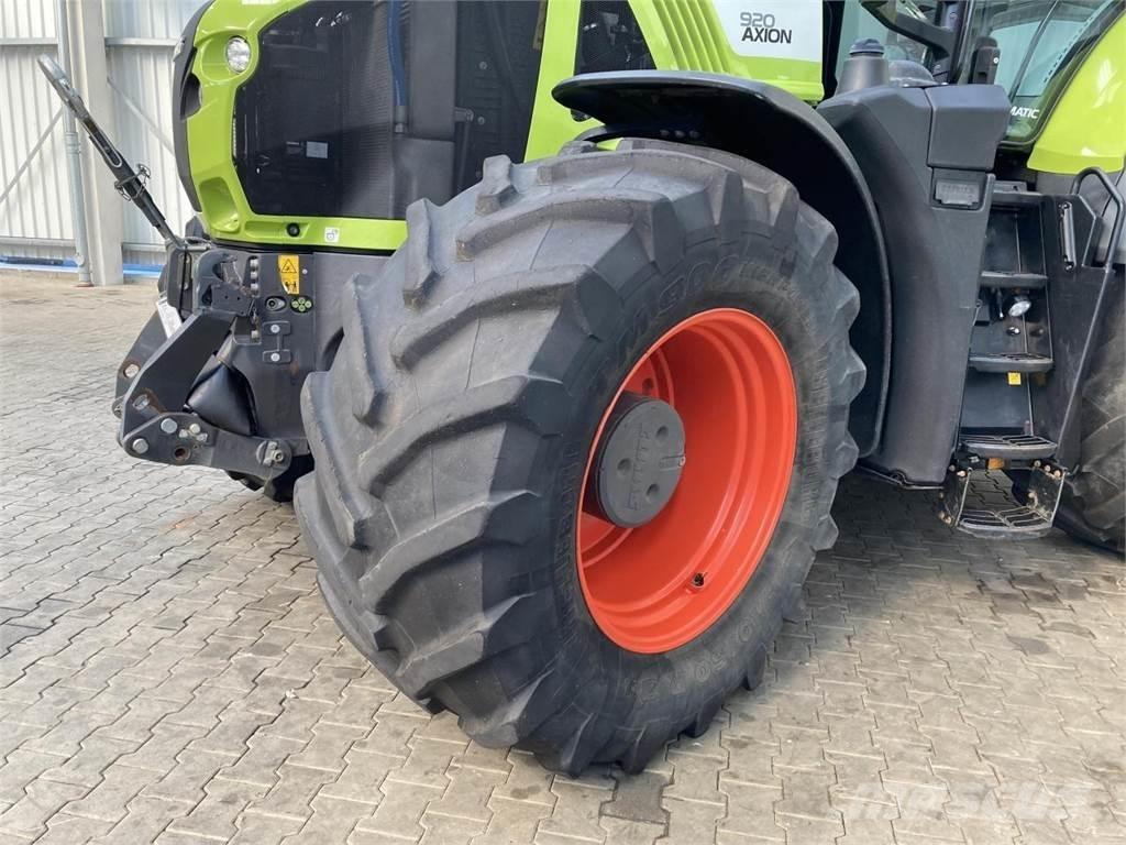 CLAAS Axion 920 Tratores Agrícolas usados