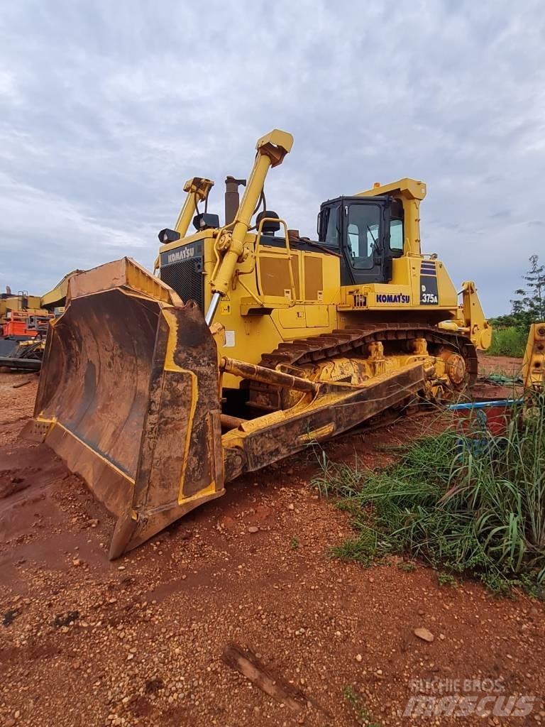 Komatsu D 375 A Dozers - Tratores rastos