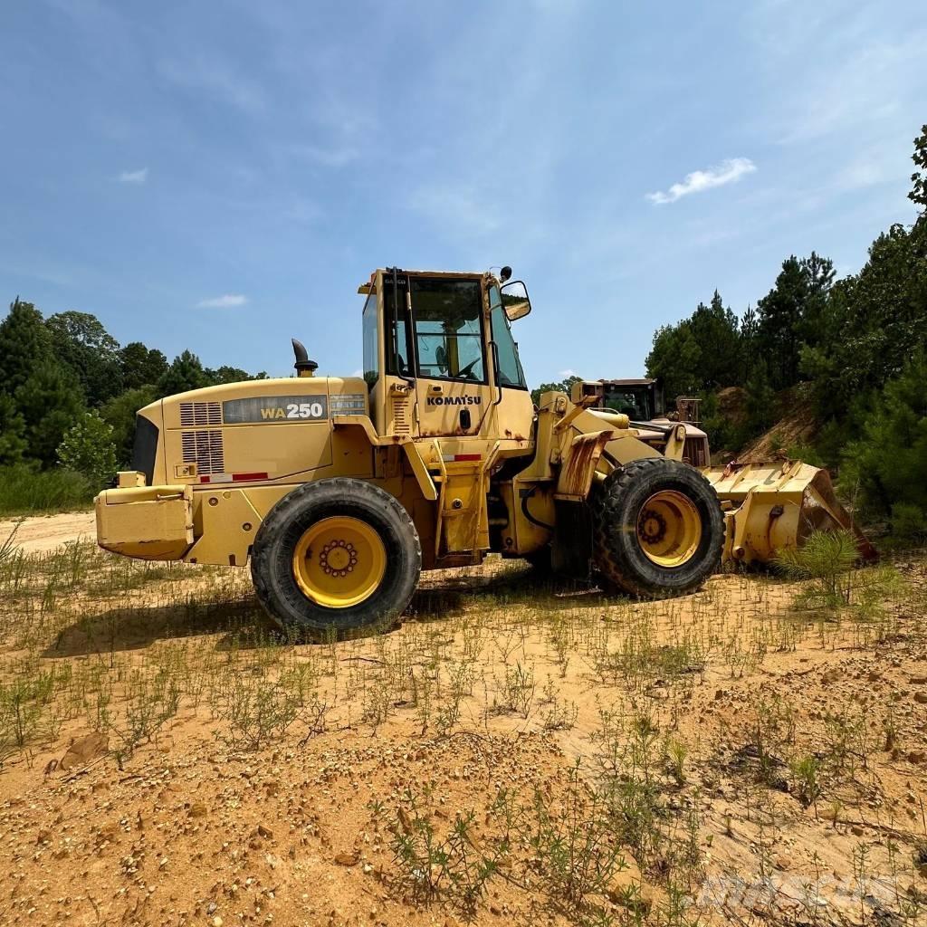 Komatsu WA 250 L-5 Pás carregadoras de rodas