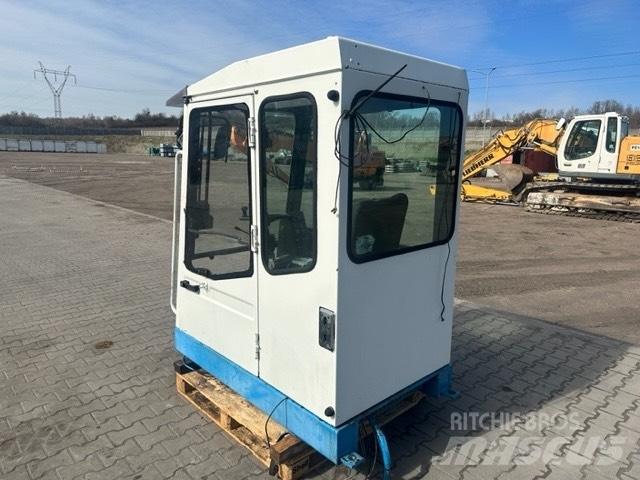 Fuchs MHL 330 Cabines e interior máquinas construção