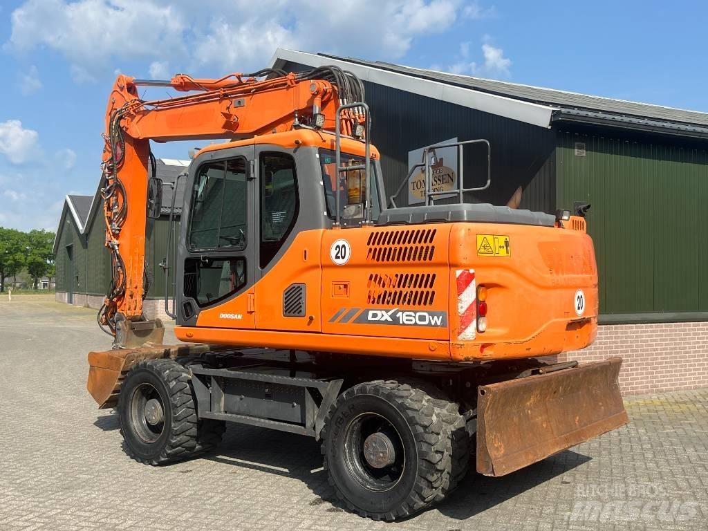 Doosan DX 160 W-3 Escavadoras de rodas