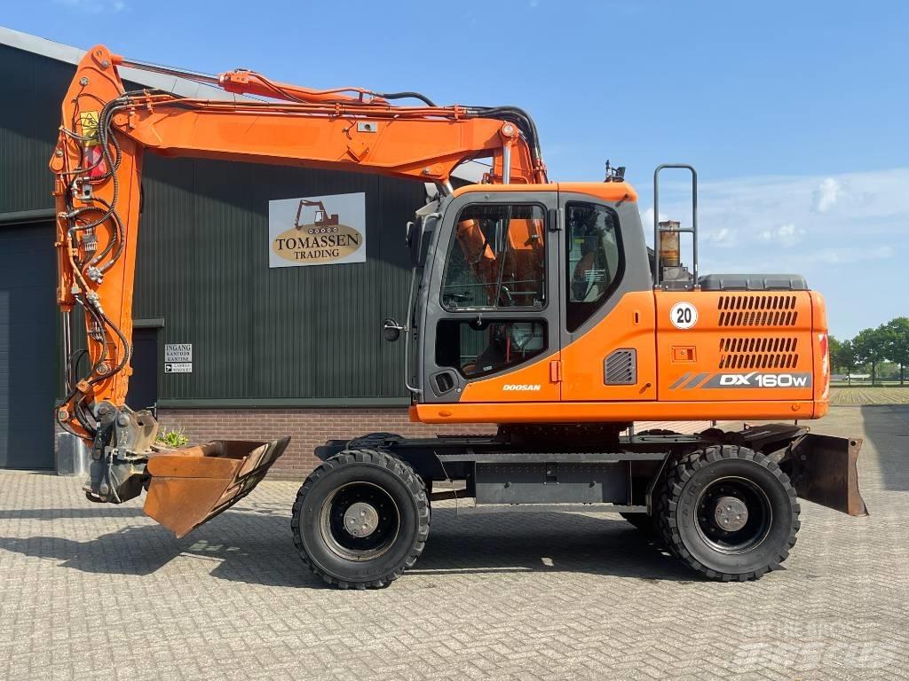 Doosan DX 160 W-3 Escavadoras de rodas