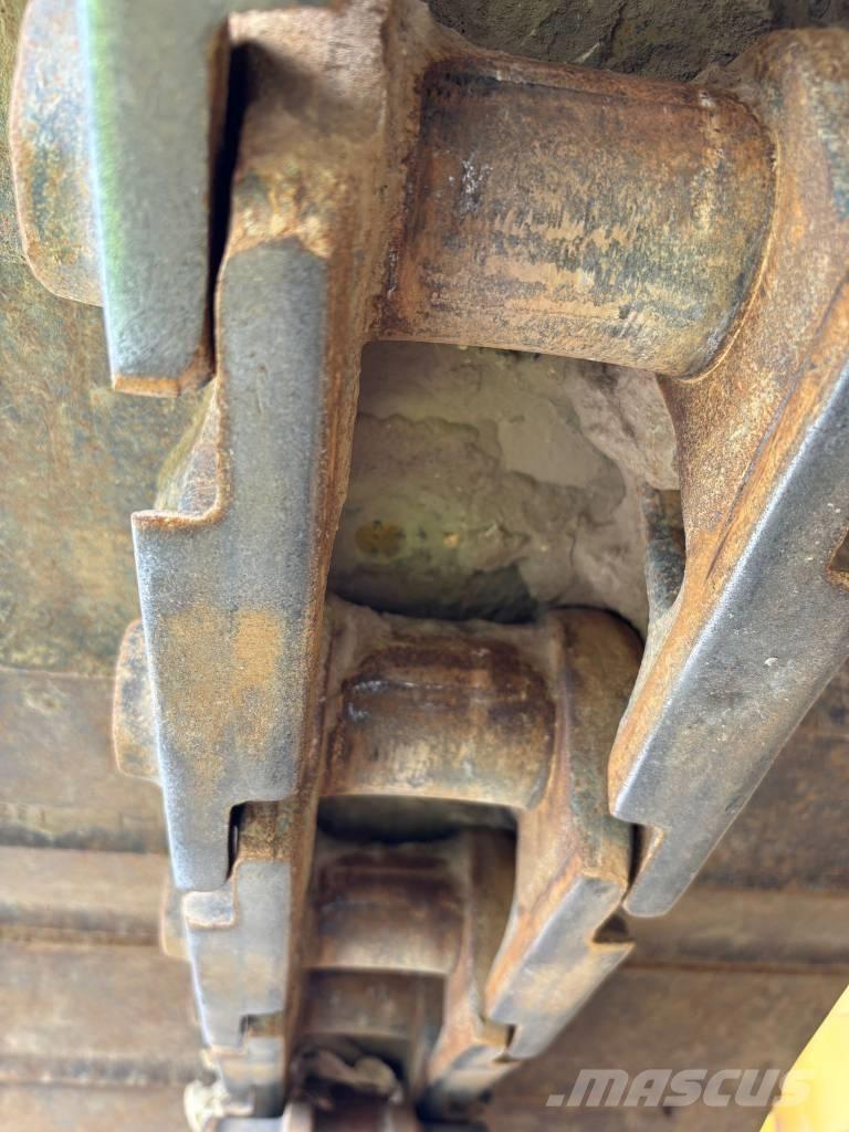 CAT D 6 N LGP Dozers - Tratores rastos