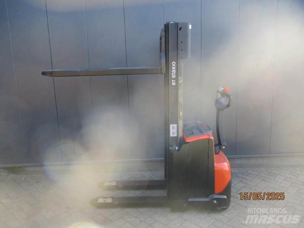 BT SWE 120 Empilhador para operador externo