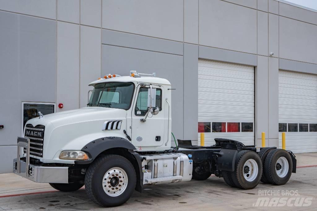 Mack Granite GU 813 Camiões basculantes