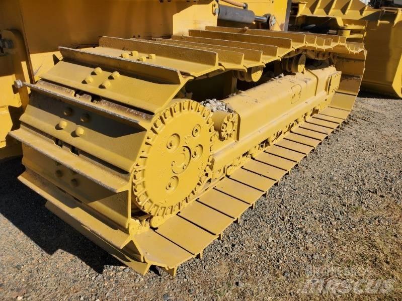 CAT D 6 K 2 LGP Dozers - Tratores rastos