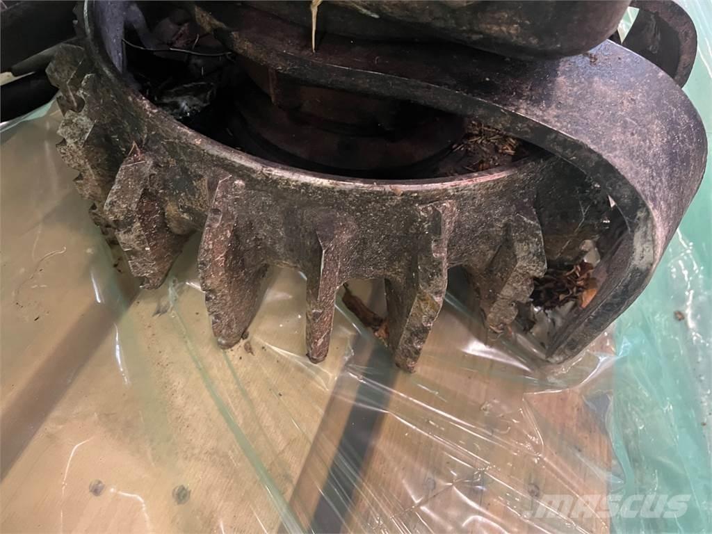 Komatsu C93 Cabeças de ceifeiras