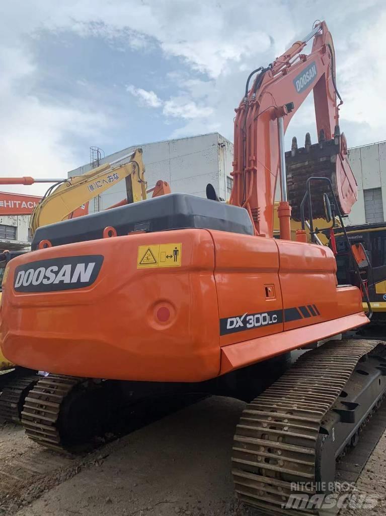 Doosan DX 300 Escavadoras de rastos